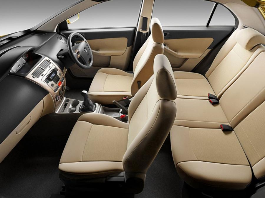 Интерьер Tata Indica Vista 2011 года  (фото 4 из 4)